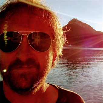 Photo of Simon Mugford